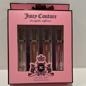 Juicy Couture (4) Piece Lip Oil Set.